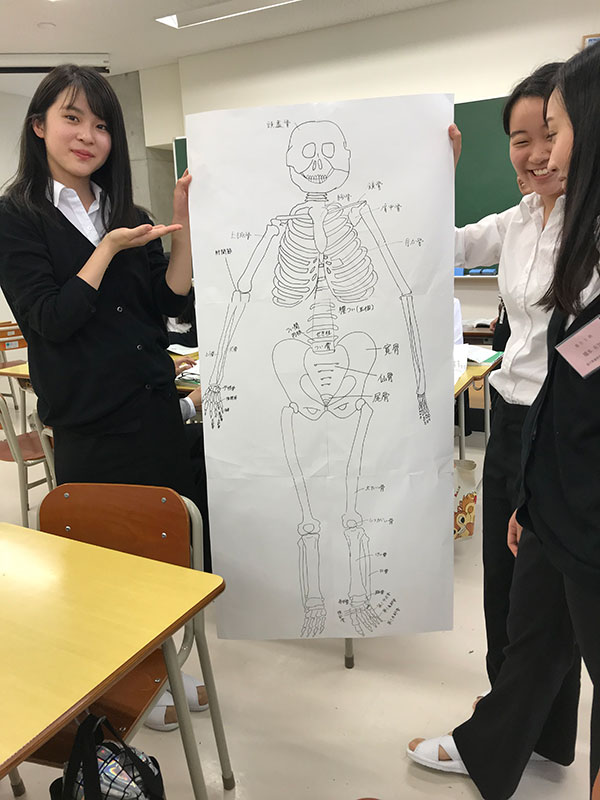 解剖学授業始まる（衛生士科１年）