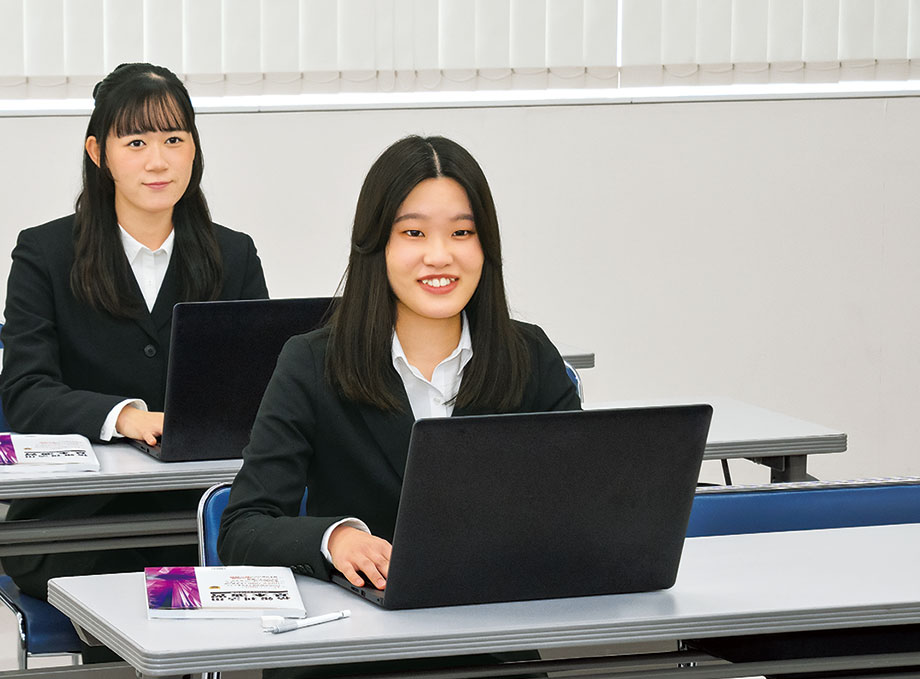 香川県立高松商業高等学校出身 衛生士科2年